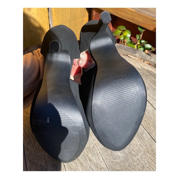 NWOB Sz 7 to 7.5 Qupid black suede tie up heels. Purchased from ModCloth. - Picture 4 of 6